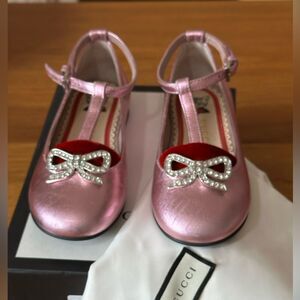 Gucci kids shoes size 25